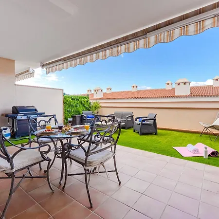 Modern With Large Terrasse, Bbq, Fast Wifi, 2 Pools Apartment
