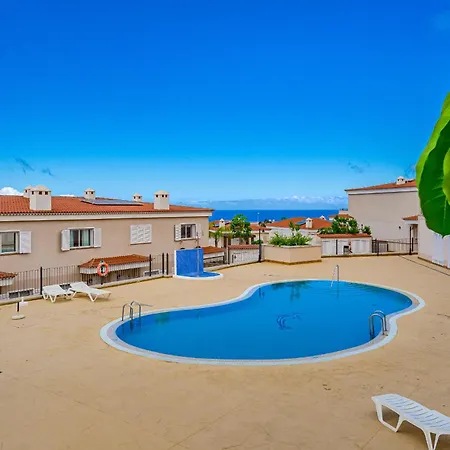 Modern With Large Terrasse, Bbq, Fast Wifi, 2 Pools Puerto de Santiago (Tenerife)