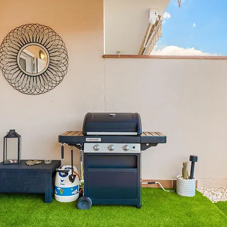 Apartment Modern With Large Terrasse, Bbq, Fast Wifi, 2 Pools