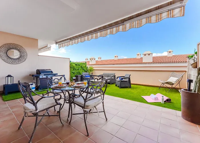 Modern With Large Terrasse, Bbq, Fast Wifi, 2 Pools Apartamento