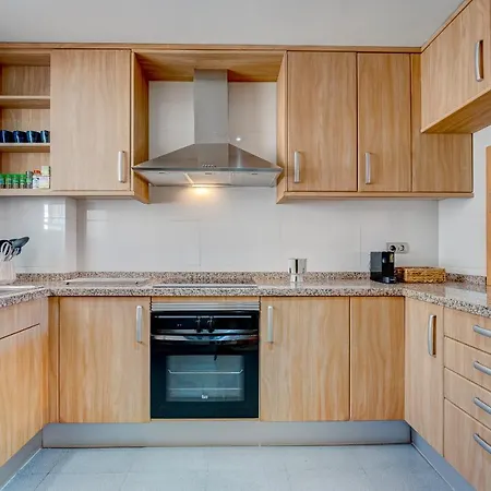 Modern With Large Terrasse, Bbq, Fast Wifi, 2 Pools Apartment