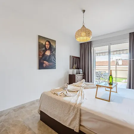 Modern With Large Terrasse, Fast Wifi, 2 Pools By By Olax