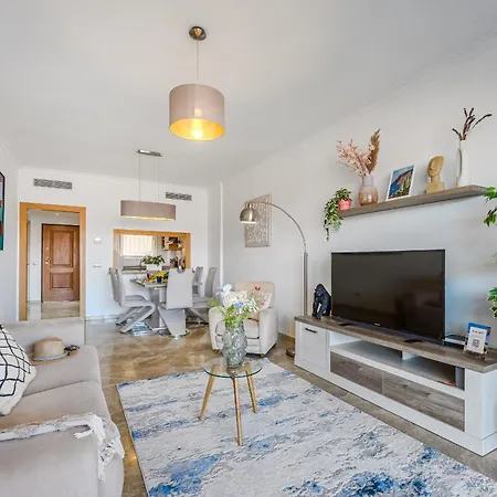 Modern With Large Terrasse, Fast Wifi, 2 Pools By By Olax