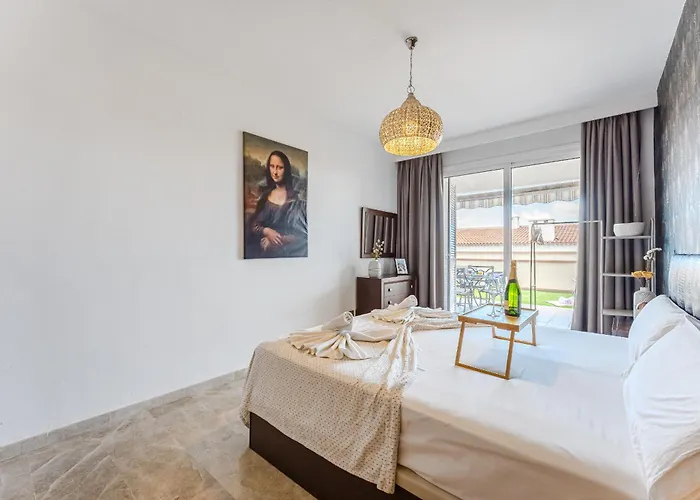 Modern With Large Terrasse, Bbq, Fast Wifi, 2 Pools