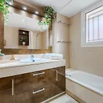 Modern With Large Terrasse, Bbq, Fast Wifi, 2 Pools Apartment